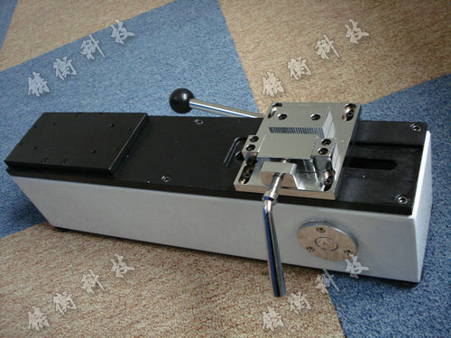 手動臥式機(jī)臺